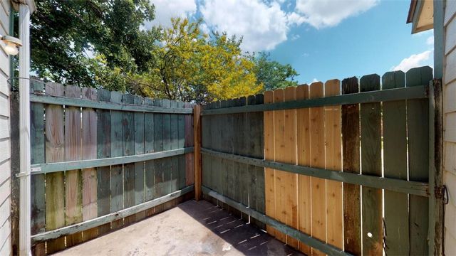 725 Peppertree Drive 1, Bryan, TX 77801