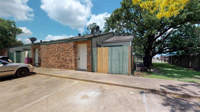 725 Peppertree Drive 1, Bryan, TX 77801
