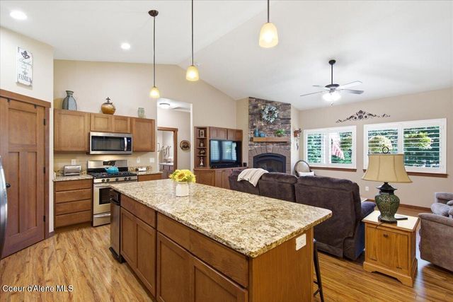 31288 N Sienna Loop, Athol, ID 83801