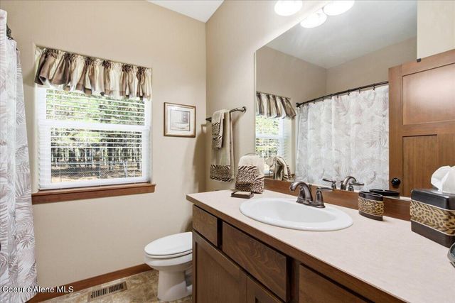 31288 N Sienna Loop, Athol, ID 83801