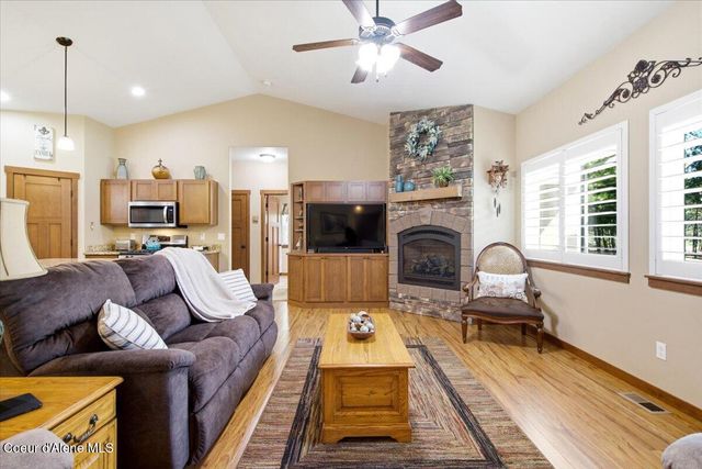 31288 N Sienna Loop, Athol, ID 83801