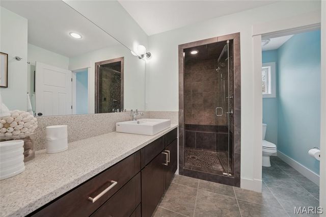 6916 Amherst Avenue, University City, MO 63130