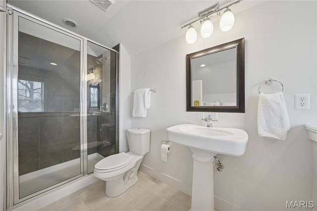 6916 Amherst Avenue, University City, MO 63130