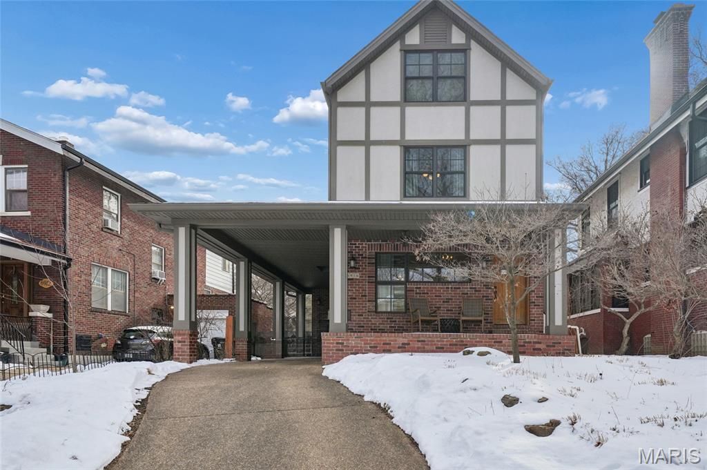 6916 Amherst Avenue, University City, MO 63130