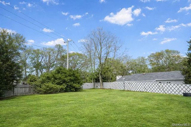 187 Horseblock Road, Farmingville, NY 11738