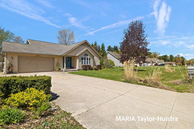 3689 Whispering Woods Drive, Muskegon, MI 49444
