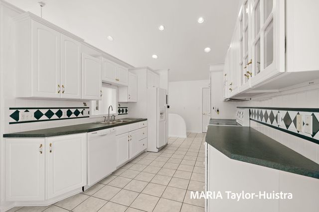 3689 Whispering Woods Drive, Muskegon, MI 49444