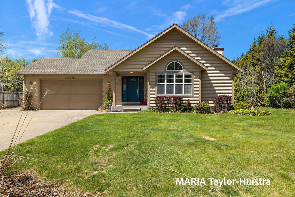 3689 Whispering Woods Drive, Muskegon, MI 49444