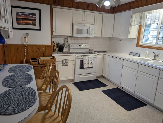 1861 Glen Avenue, Muskegon, MI 49441
