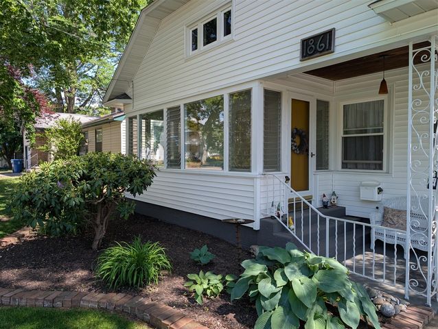 1861 Glen Avenue, Muskegon, MI 49441