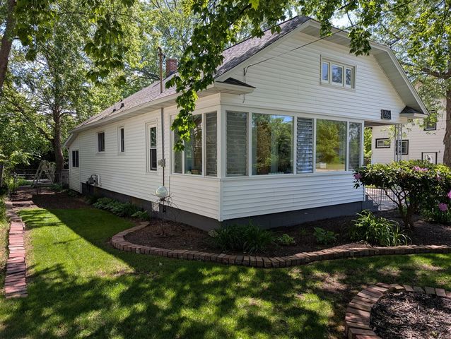 1861 Glen Avenue, Muskegon, MI 49441