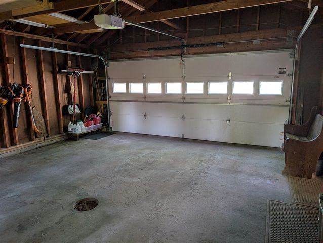 1861 Glen Avenue, Muskegon, MI 49441