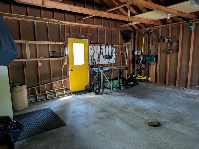 1861 Glen Avenue, Muskegon, MI 49441