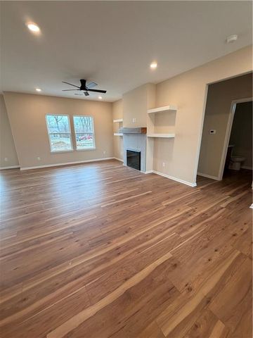 1309 NE White Oaks Lane, Oak Grove, MO 64075