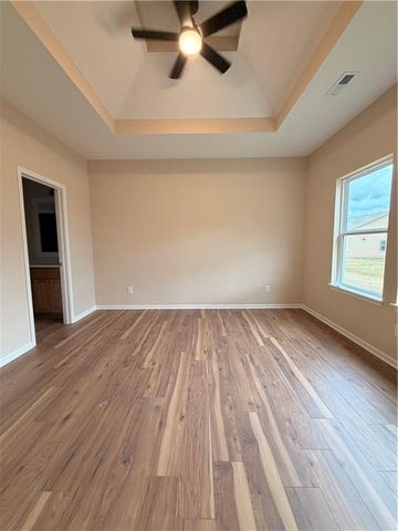 1309 NE White Oaks Lane, Oak Grove, MO 64075
