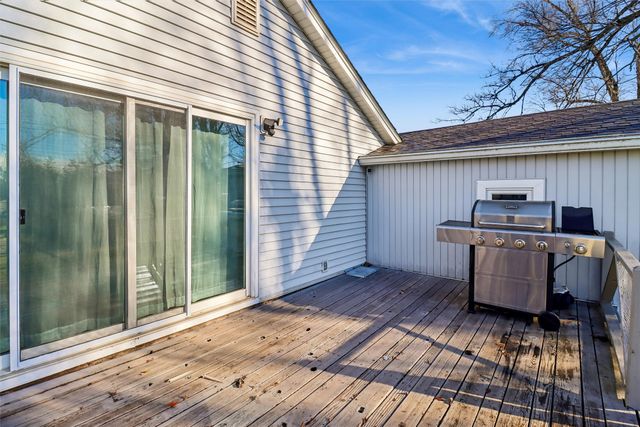 1217 Monroe Drive, Newton, IA 50208