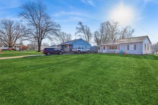 1217 Monroe Drive, Newton, IA 50208