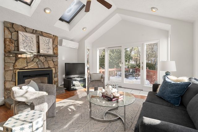 16 Sunnyside Ave, Wellesley, MA 02482