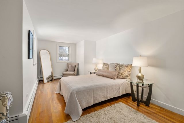 16 Sunnyside Ave, Wellesley, MA 02482