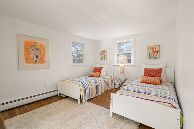 16 Sunnyside Ave, Wellesley, MA 02482