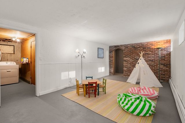 16 Sunnyside Ave, Wellesley, MA 02482