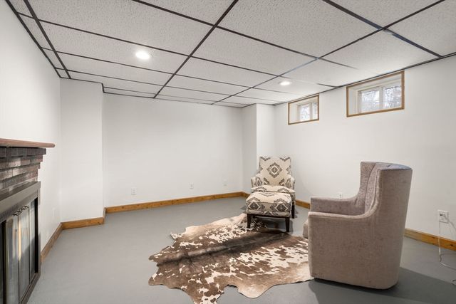 16 Sunnyside Ave, Wellesley, MA 02482