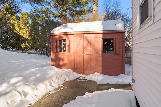 16 Sunnyside Ave, Wellesley, MA 02482