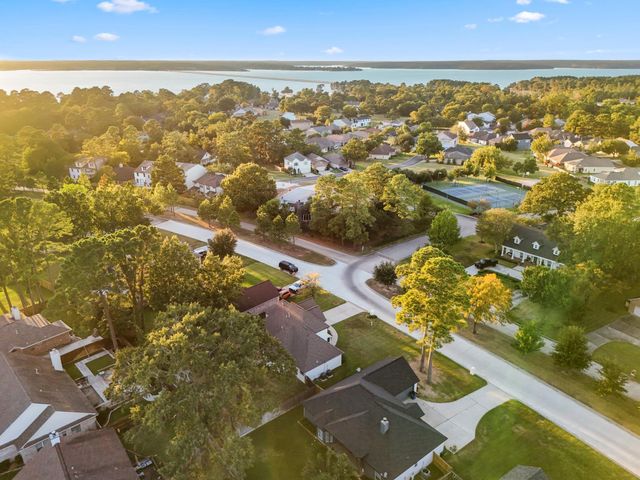 12944 Point Aquarius Boulevard, Willis, TX 77318