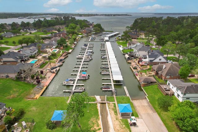 12944 Point Aquarius Boulevard, Willis, TX 77318