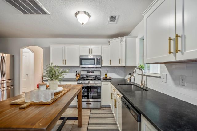 12944 Point Aquarius Boulevard, Willis, TX 77318