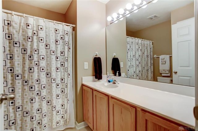 1872 Olde Haley Drive, Centerville, OH 45458