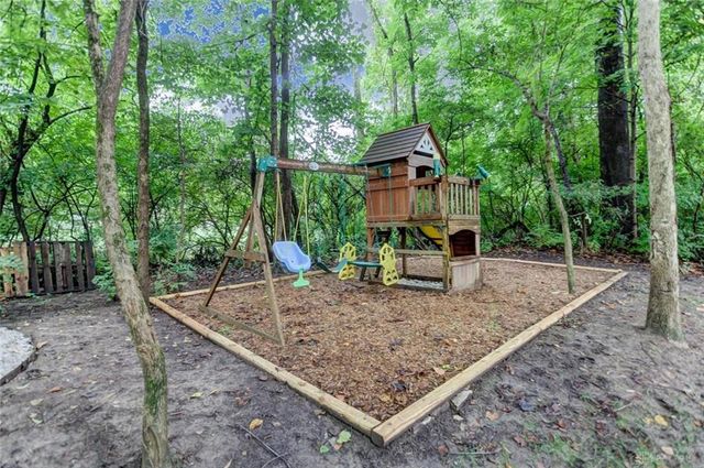 1872 Olde Haley Drive, Centerville, OH 45458