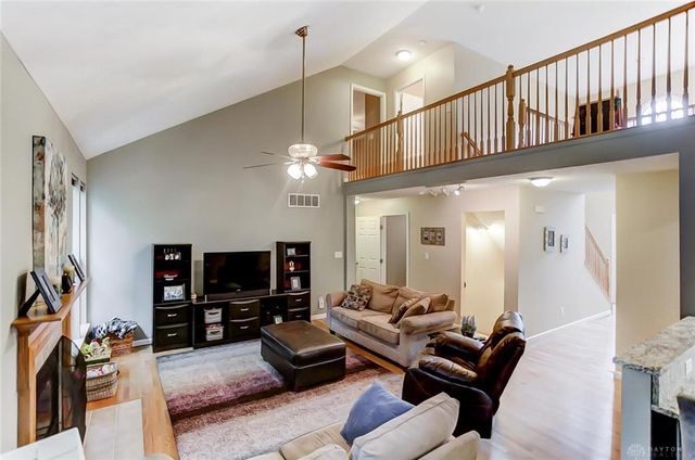 1872 Olde Haley Drive, Centerville, OH 45458