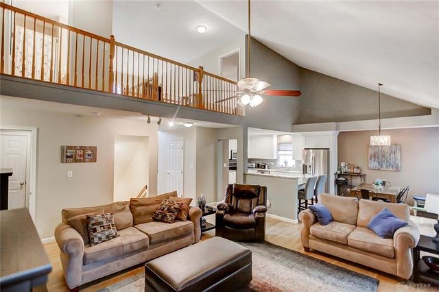 1872 Olde Haley Drive, Centerville, OH 45458