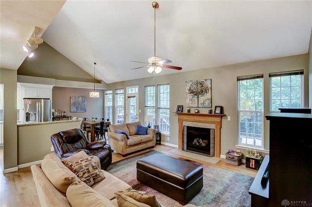 1872 Olde Haley Drive, Centerville, OH 45458