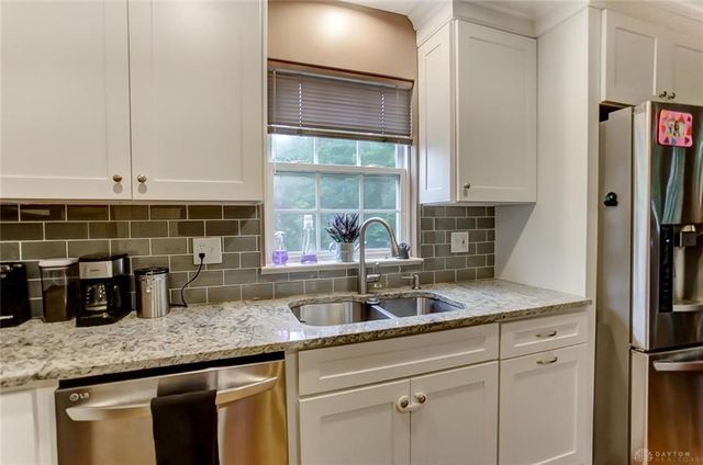 1872 Olde Haley Drive, Centerville, OH 45458