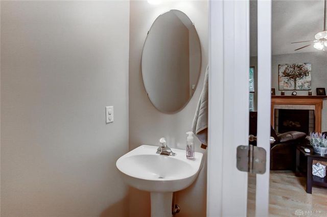 1872 Olde Haley Drive, Centerville, OH 45458