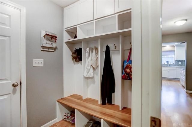 1872 Olde Haley Drive, Centerville, OH 45458