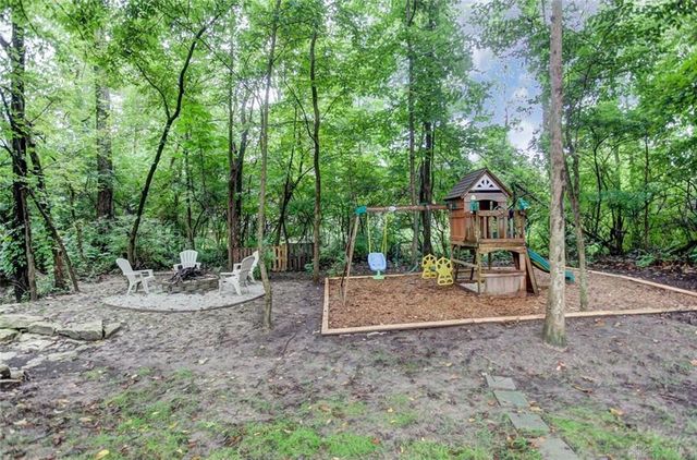 1872 Olde Haley Drive, Centerville, OH 45458