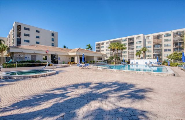 1304 PASADENA AVENUE S 3, South Pasadena, FL 33707