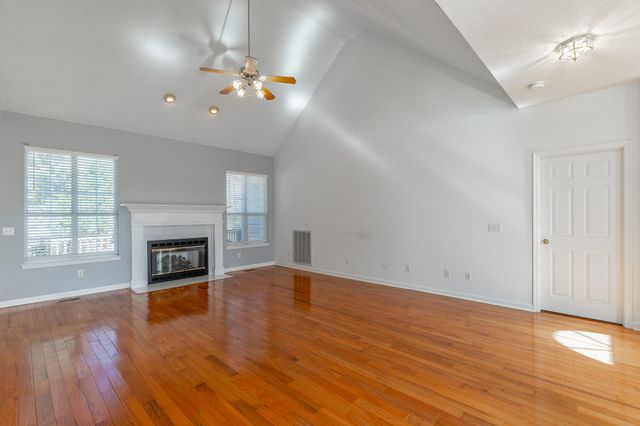 1615 Gunston Hall Road, Hixson, TN 37343
