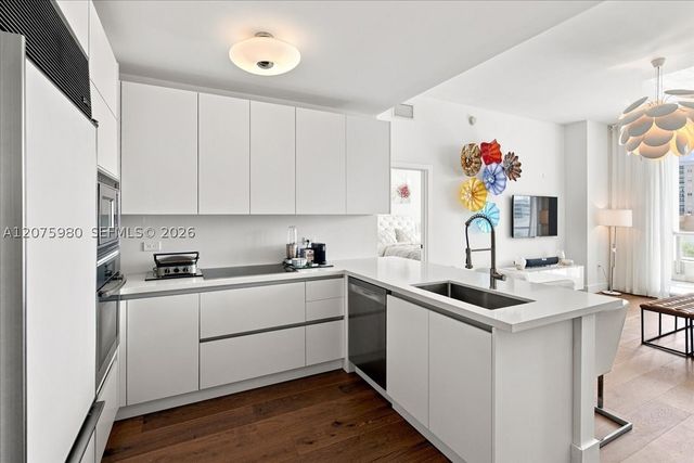 6799 Collins Ave 412, Miami Beach, FL 33141