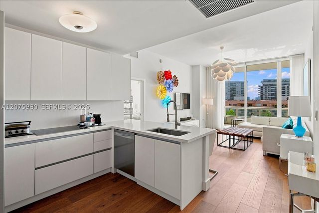 6799 Collins Ave 412, Miami Beach, FL 33141