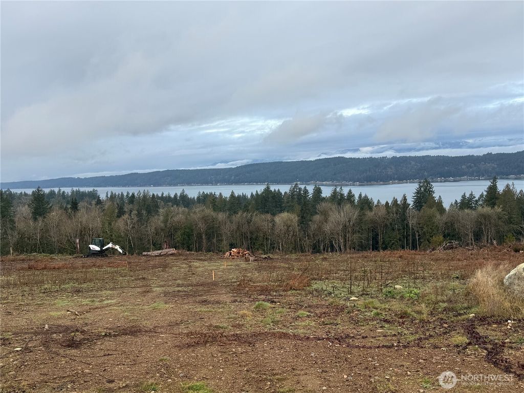 7 Track RimStone Loop, Belfair, WA 98528