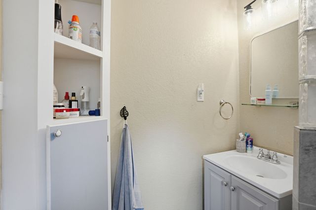 6801 Yolanda Drive, Fort Worth, TX 76112