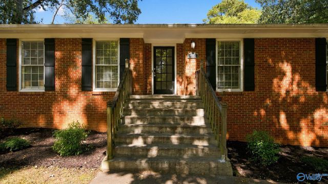 407 Sherwood Drive SE, Huntsville, AL 35802