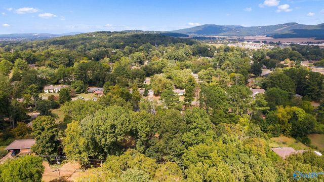 407 Sherwood Drive SE, Huntsville, AL 35802