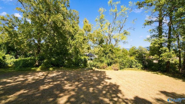 407 Sherwood Drive SE, Huntsville, AL 35802