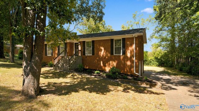 407 Sherwood Drive SE, Huntsville, AL 35802