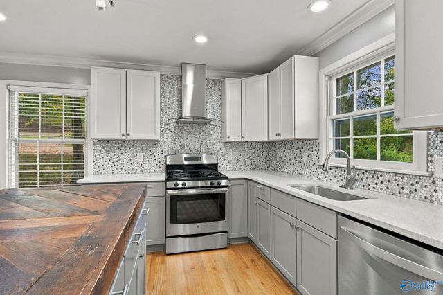 407 Sherwood Drive SE, Huntsville, AL 35802